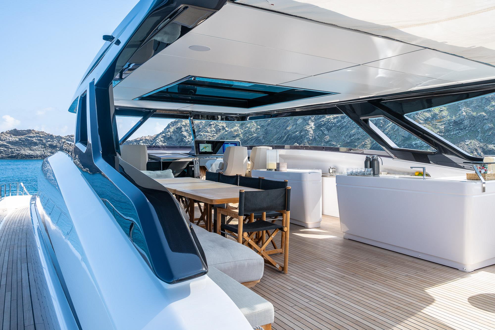 2025 FERRETTI YACHTS 1000 